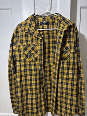 Lrg Yellow and Black Plaid Button-Down Shirt